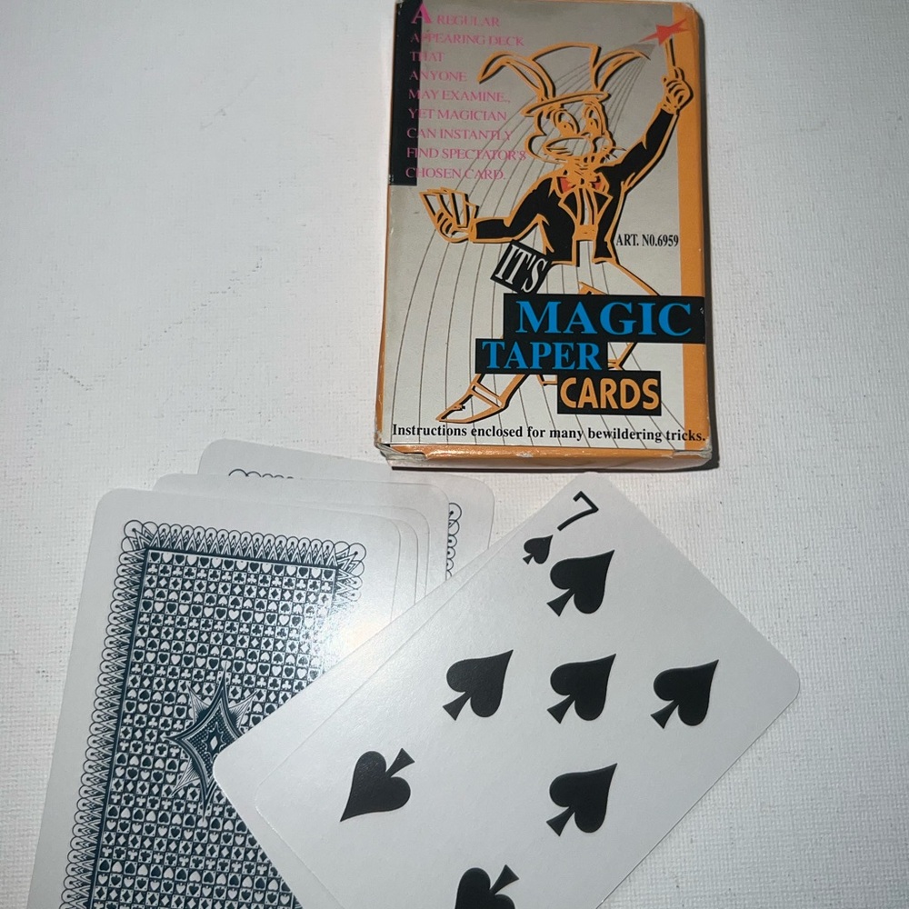 Vintage‎ Magic Taper Cards - Black and White
